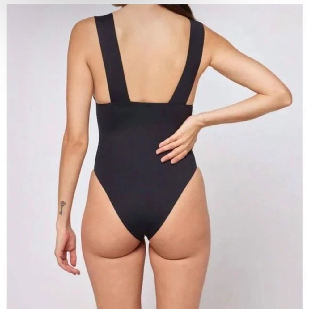 New L*space One piece - Picture 3 of 6